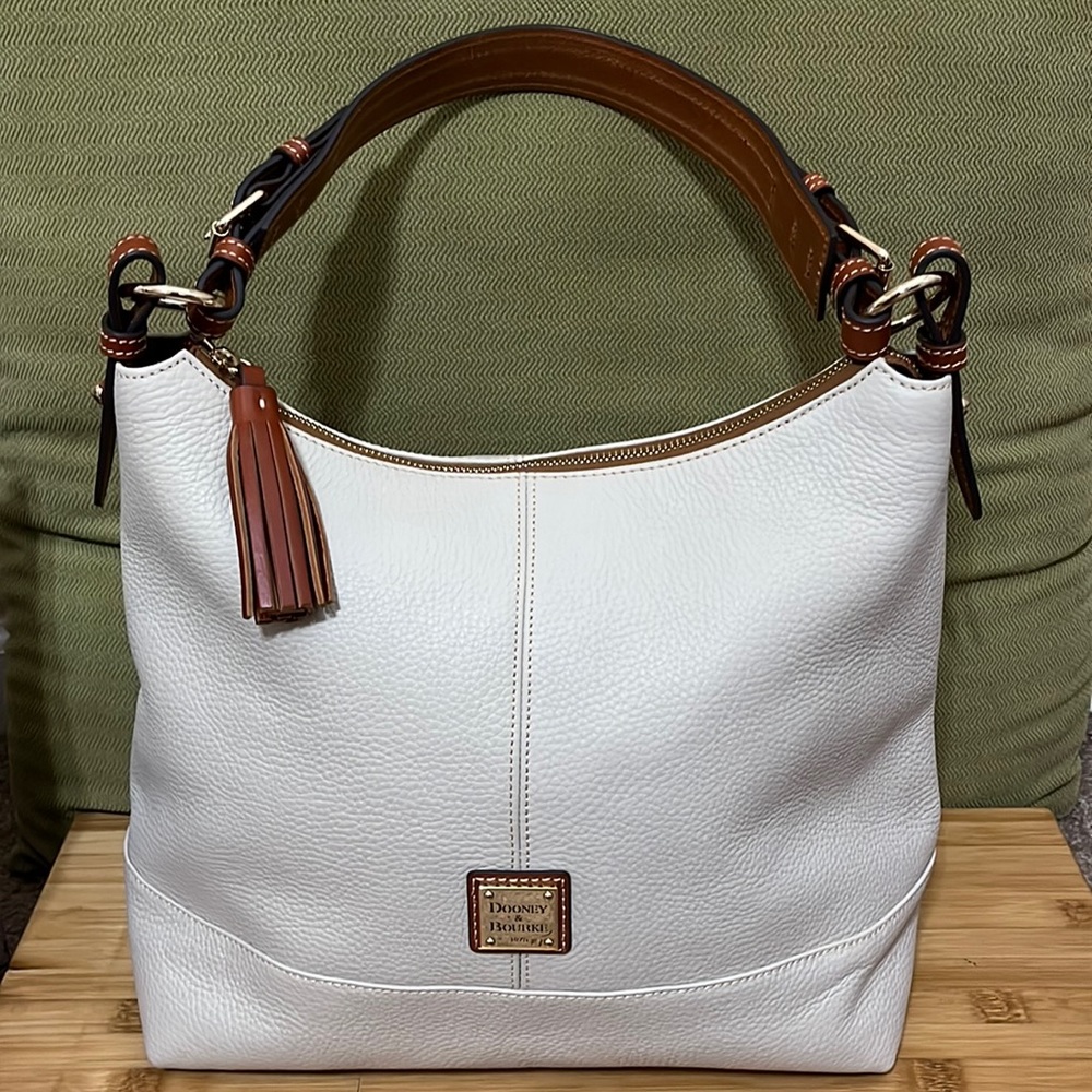 Like New Dooney & Bourke Large Shoulder Tote
